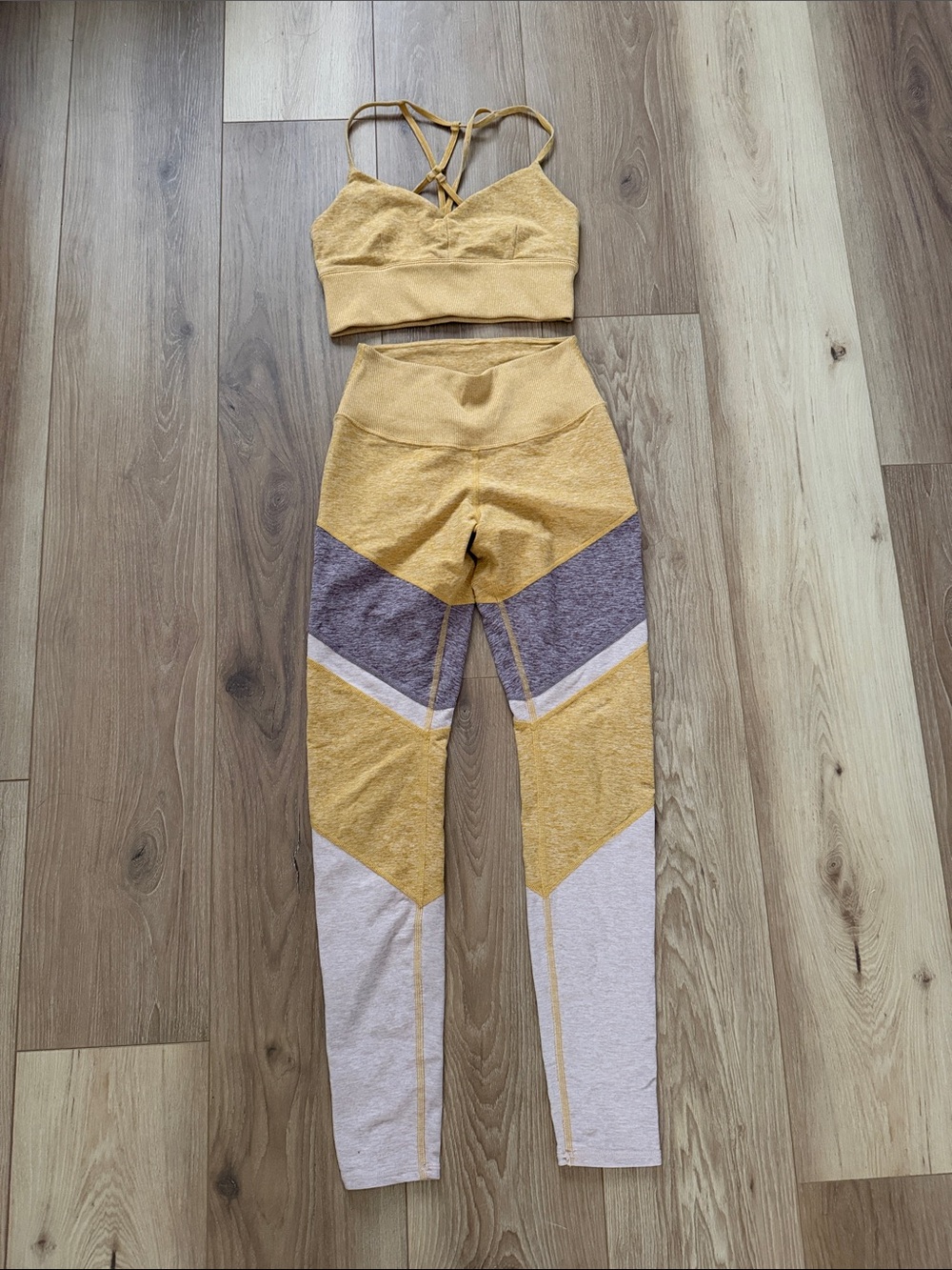 ALO Yoga Mustard Heather Bra and leggings set - Soft Yellow Tone